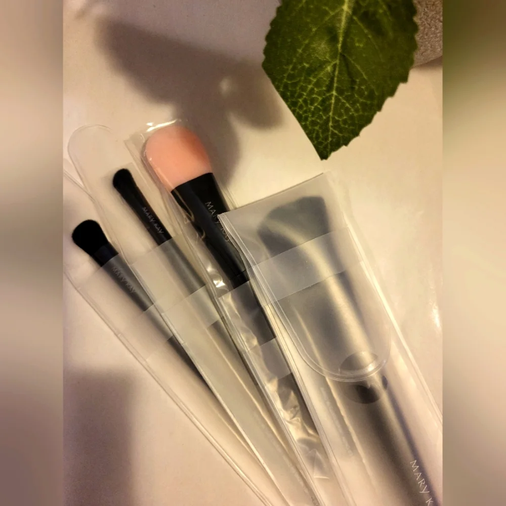 Makeup brushes - Picture 1 of 5